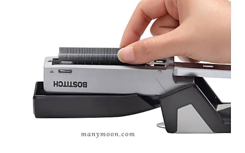How to Load a Stapler? Top Full Guide 2022 Manymoon