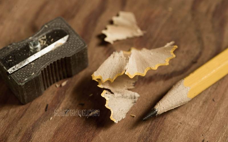 How to Sharpen the Blade of a Pencil Sharpener Warning