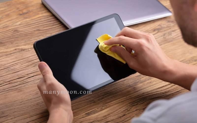 Things To NOT Do When Cleaning Your Tablets