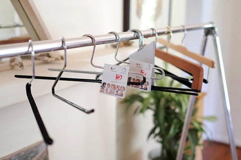 what to do with plastic hangers